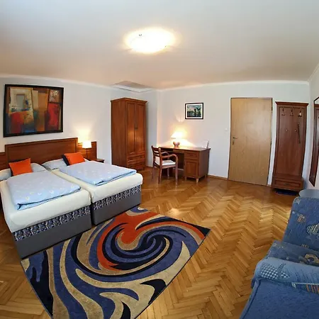 Expo Hotel